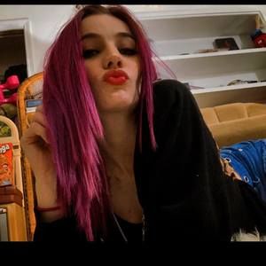 Meet your Posher, Holly